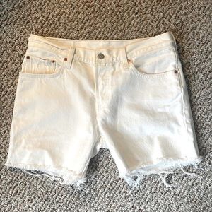 LEVI’S 501 White Mid-Rise Cut-off Shorts